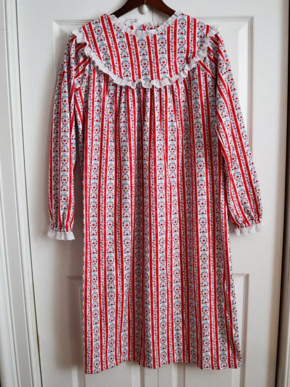 Lanz Girls' Flannel Nightgown Tyrolean Heart & Floral Print Sz XL 14/16 Scandi